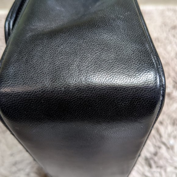 Chanel Diana Flap - SOLD - Picture 2 of 6